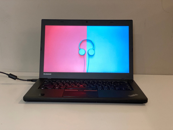 Ноутбук lenovo T450 i3 5010u, ram 8gb, SSD 256gb, 1366x768, win 10 +