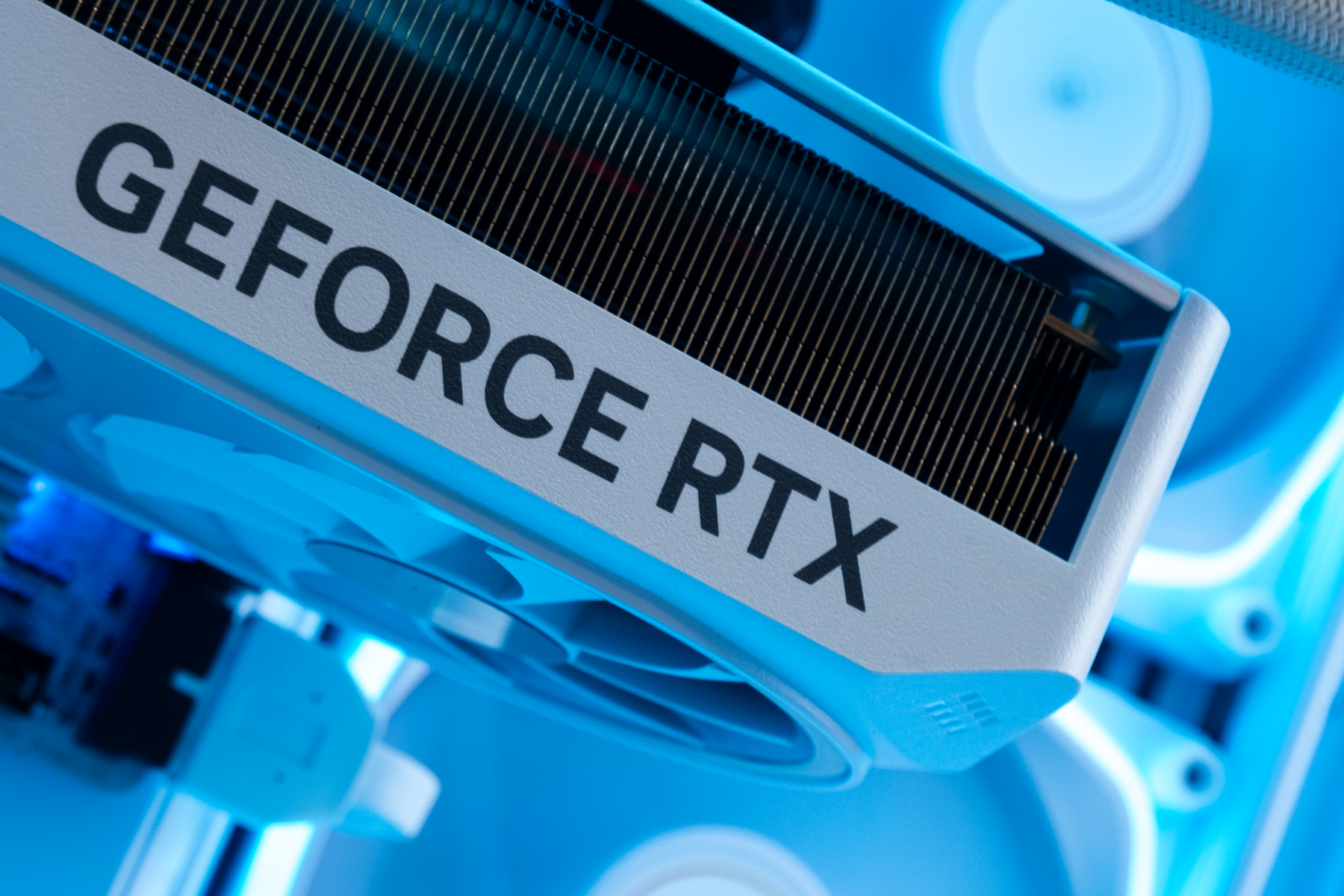 Купить игровой компьютер amd ryzen 9 7950x, nvidia geforce rtx 5090 32gb