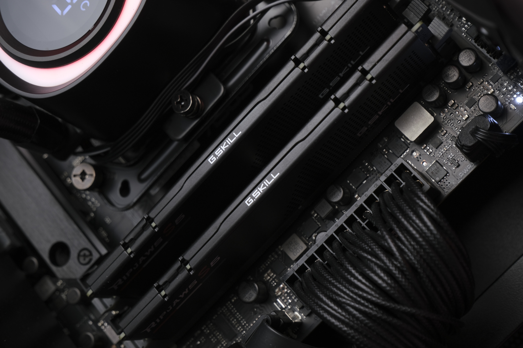 Купить amd ryzen 9 9950x3d, ddr5 32gb, rtx 5090, ssd 1000gb, ssd 1000gb