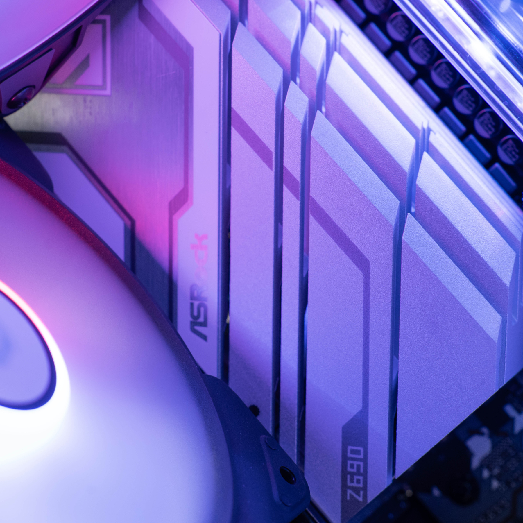 Купить игровой компьютер amd ryzen 7 9700x, nvidia geforce rtx 5090 32gb