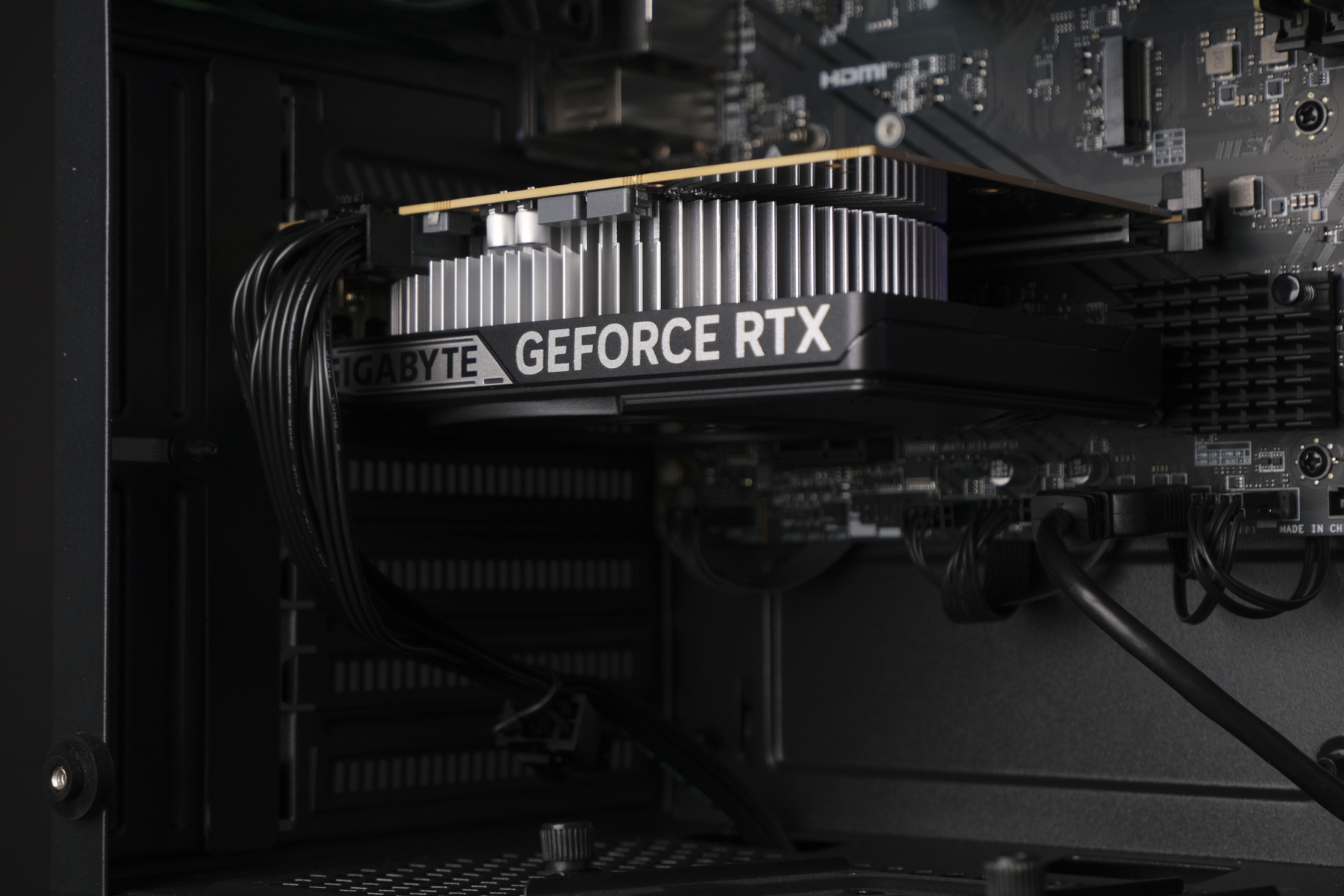 Купить системный блок amd ryzen 5 7500f, rtx 5050 8gb, ddr5 32gb, ssd 1000gb