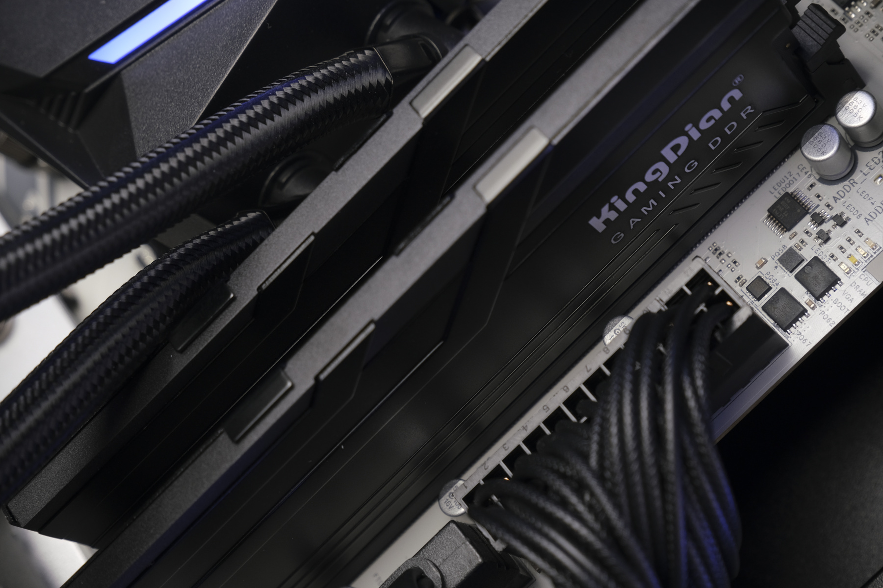 Купить amd ryzen 7 9800x3d, rtx 5070 ti, 32gb ddr5,1000gb