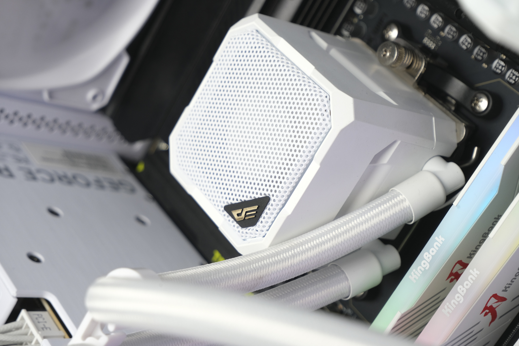 Купить системный блок amd ryzen 7 7800x3d, rtx 5060 ti 16gb, ddr5 48gb, ssd 1000gb