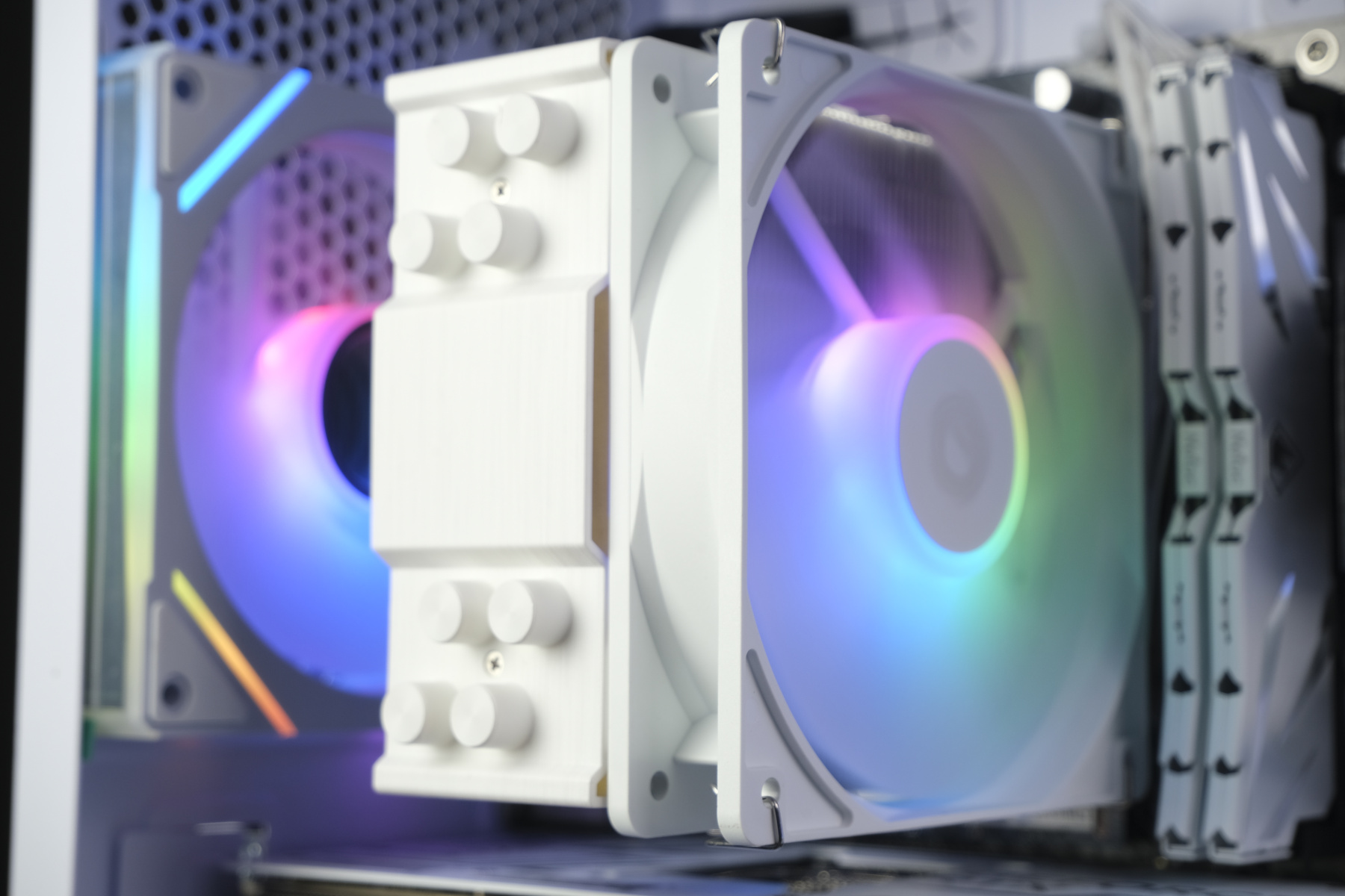 Купить intel core i5 14400f, rtx 5070 ti, ddr4 32gb, ssd 2000gb 
